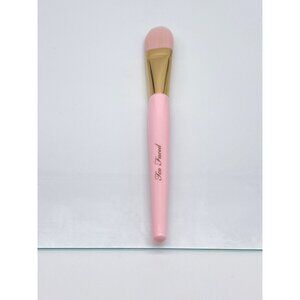 Too Faced Pink & Gold Foundation/Concealer Brush